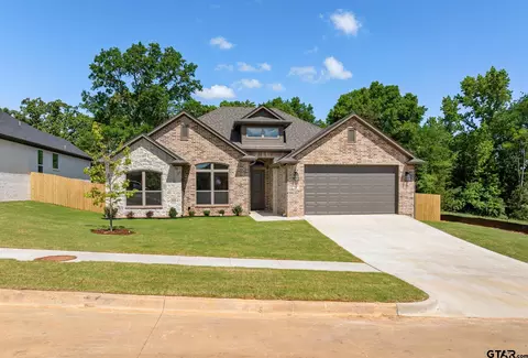 319 August Dr, Bullard, TX 75757