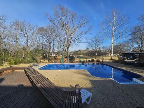 4206 Eric Ln, Longview, TX 75605 photo 2
