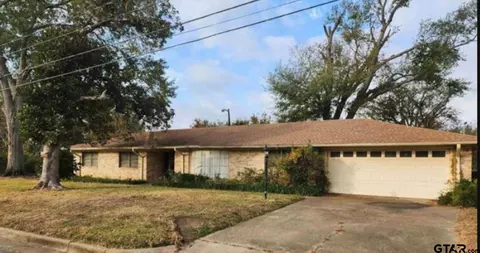 2806 N Glass Ave, Tyler, TX 75702