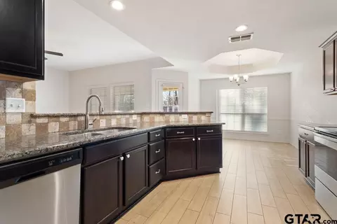 815 E Grande Blvd #D104, Tyler, TX 75703