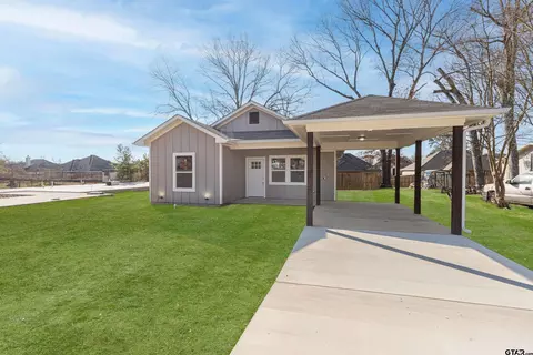 240 Elm St, Winona, TX 75792