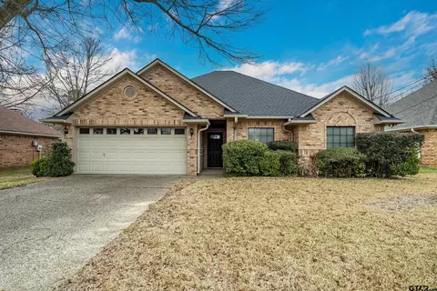 3222 Omega Dr, Tyler, TX 75701