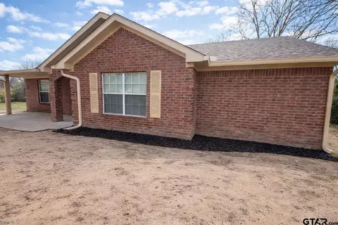 208 Sunny Ln, Mount Pleasant, TX 75455