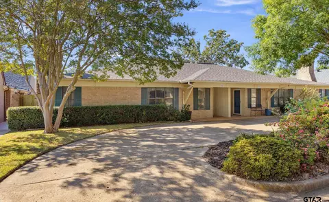 504 Woodland Hills Dr, Tyler, TX 75701