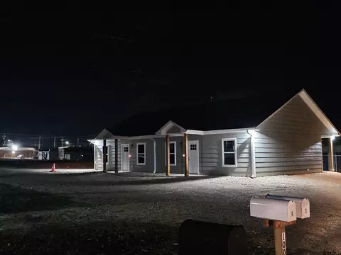 100 Cook UNIT 3, Arp, TX 75750