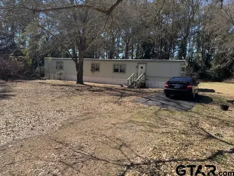 2804 Oak Trail Shores Dr, Chandler, TX 75758