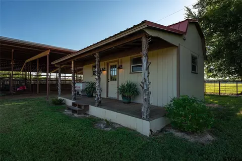 Exterior - 1450 County Road 36330, Sumner, TX 75486 photo 6 of 6