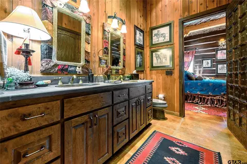 Bath - 1450 County Road 36330, Sumner, TX 75486 photo 5 of 11
