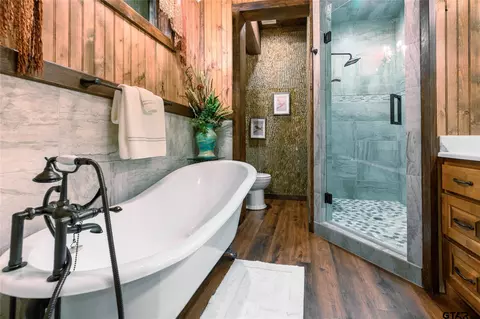 Bath - 1450 County Road 36330, Sumner, TX 75486 photo 7 of 11