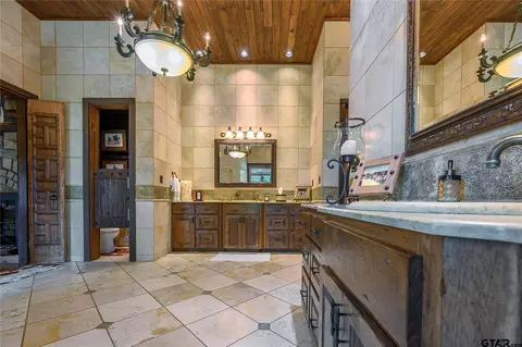 Bath - 1450 County Road 36330, Sumner, TX 75486 photo 3 of 11