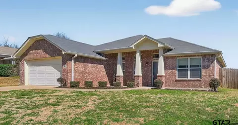 106 Ally Kate Dr, Chandler, TX 75758