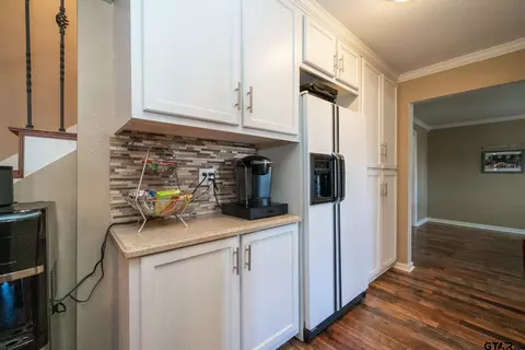 Kitchen - 4538 W Loop 281, Longview, TX 75604 photo 4 of 4