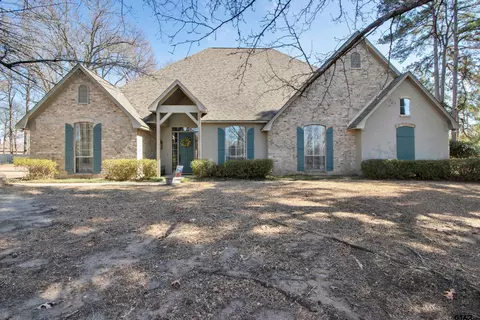 3800 Holly Ridge Dr, Longview, TX 75605