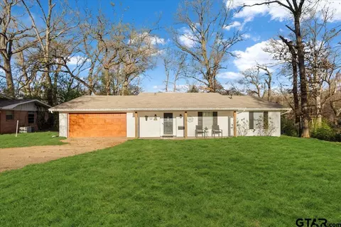 2032 Woodhaven Dr, Tyler, TX 75701