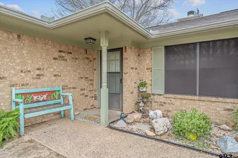 1105 Meadow Dr, Athens, TX 75751