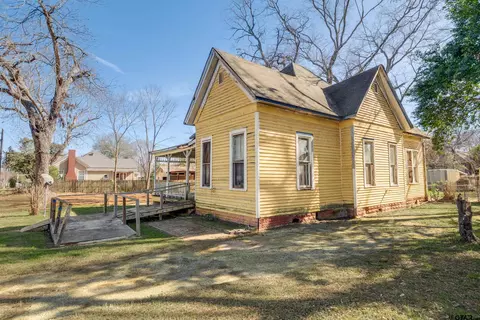 816 Louisiana St, Palestine, TX 75801