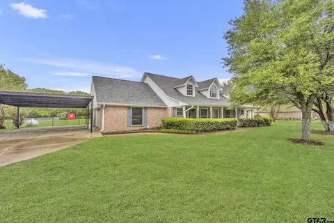 1090 Oak Hollow Ln, Combine, TX 75159