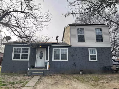 108 S Ellis Ave, Mount Pleasant, TX 75455