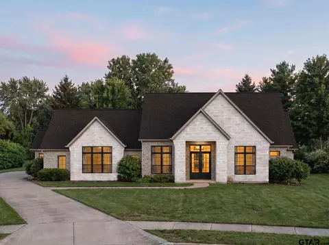 305 Heath Cir, Bullard, TX 75757