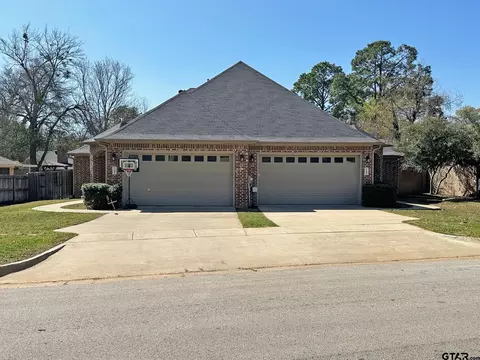 5401 Briar Cove Dr, Tyler, TX 75703