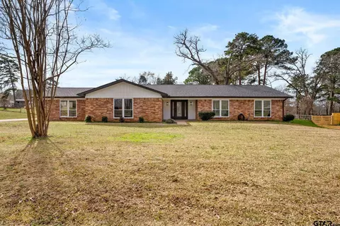 310 Windridge, Palestine, TX 75801