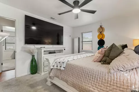 Bedroom - 208 Dancer Dr, Longview, TX 75604 photo 1 of 4