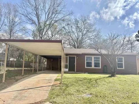 402 Milligan Dr, Pittsburg, TX 75686