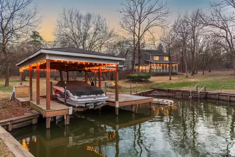 233 El Dorado Dr, Scroggins, TX 75480
