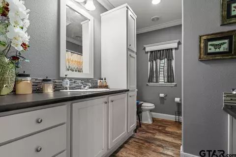 Bath - 3012 Elysian Fields Ave, Marshall, TX 75672 photo 7 of 7