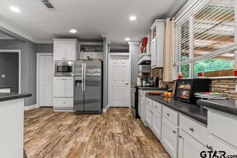 Kitchen - 3012 Elysian Fields Ave, Marshall, TX 75672 photo 1 of 3