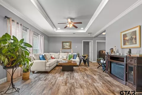 Living - 3012 Elysian Fields Ave, Marshall, TX 75672 photo 3 of 4