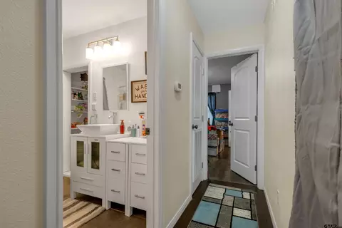 Entry Way - 329 Lynch, Hawkins, TX 75765 photo 2 of 3