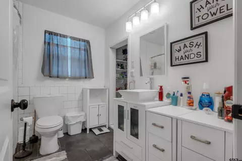 Bath - 329 Lynch, Hawkins, TX 75765 photo 1 of 1