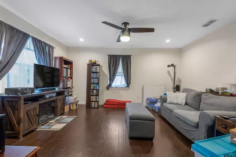 Living - 329 Lynch, Hawkins, TX 75765 photo 2 of 2