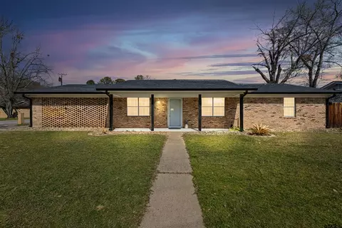 1105 W Garfield, Longview, TX 75602