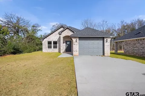 451 W Harmony St, Tyler, TX 75702