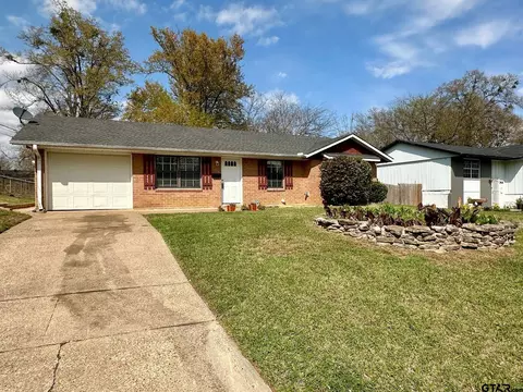 2412 Devine St, Tyler, TX 75701 photo 3