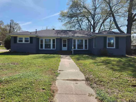319 E Hubbard, Lindale, TX 75771