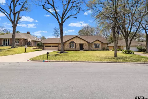 2112 Highmont Ct, Tyler, TX 75703