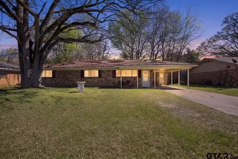 1506 Fuller Dr, Longview, TX 75602