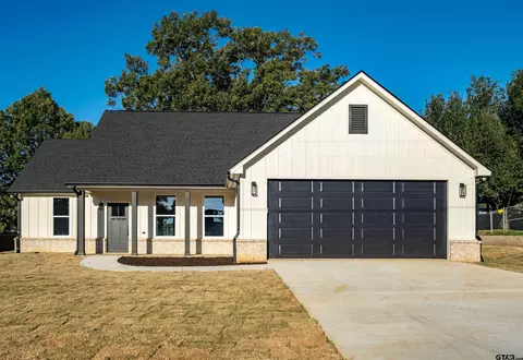 1003 Karen Dr, Lindale, TX 75771