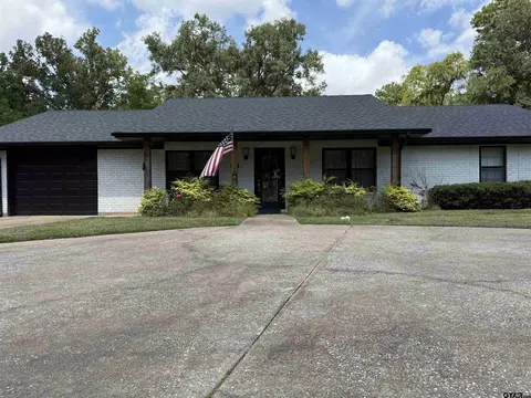 608 Pine St, Henderson, TX 75654
