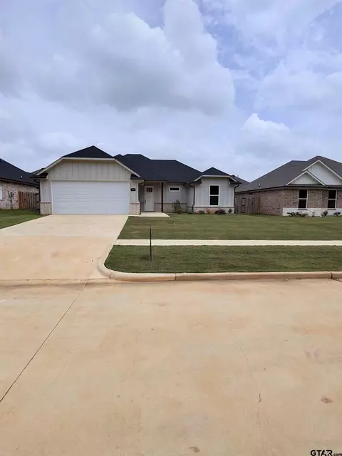 913 Alex Dr, Whitehouse, TX 75791
