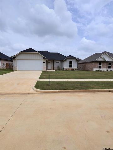 913 Alex Dr, Whitehouse, TX 75791