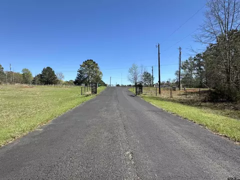 249 Cherokee Cove Dr, Jacksonville, TX 75766