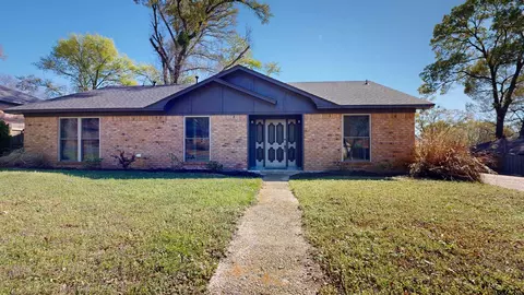 718 W Rieck Rd, Tyler, TX 75703