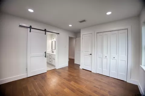 Bedroom - 515 Range Rd, Palestine, TX 75801 photo 1 of 2