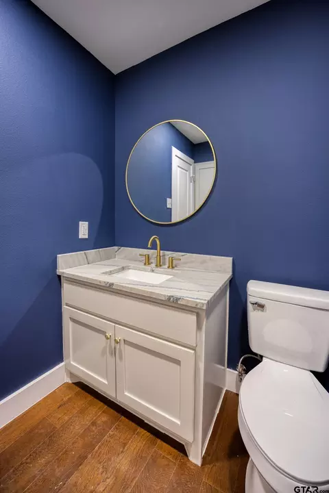 Bath - 515 Range Rd, Palestine, TX 75801 photo 3 of 5