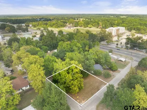 111 Mallory, Lindale, TX 75771