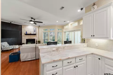 Kitchen - 270 Pr 5293, Yantis, TX 75497 photo 4 of 7